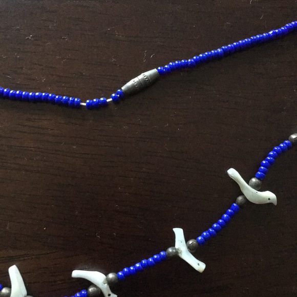 Alabaster Bird with Cobalt Blue Beads - Picture 4 of 4